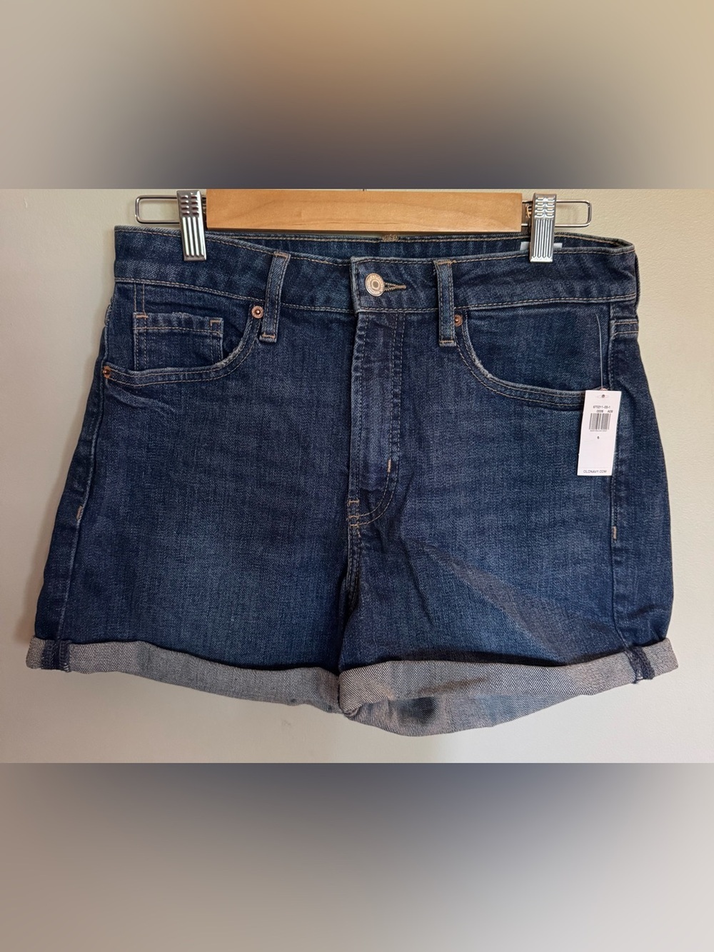 Old Navy Blue Rolled-Hem Denim Shorts - Picture 3 of 11